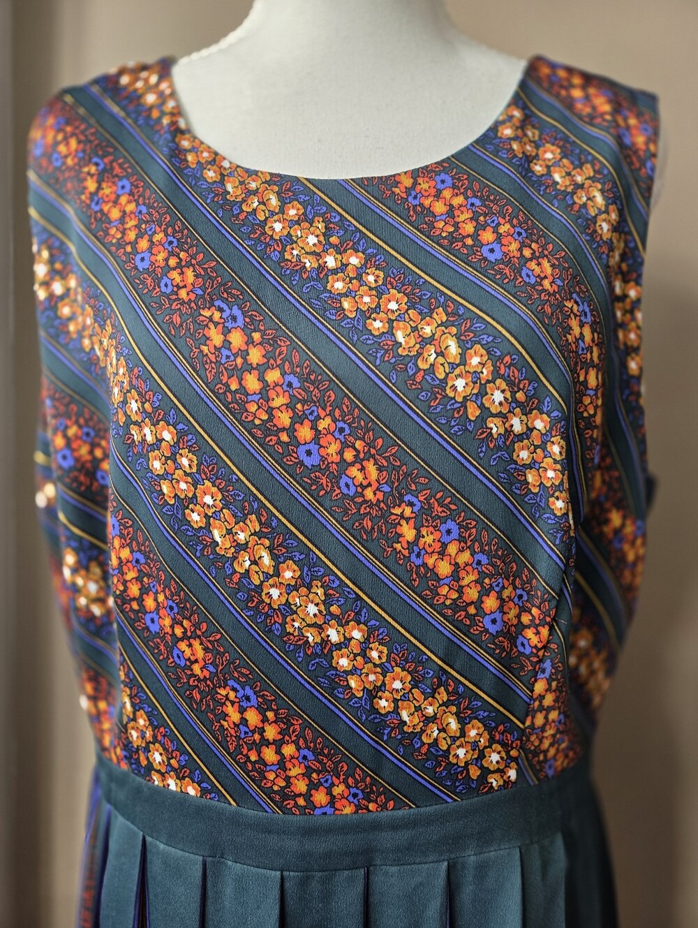 ModCloth Floral Pleated Midi Dress Size 14 Retro Vintage Inspired Teal - Picture 2 of 10